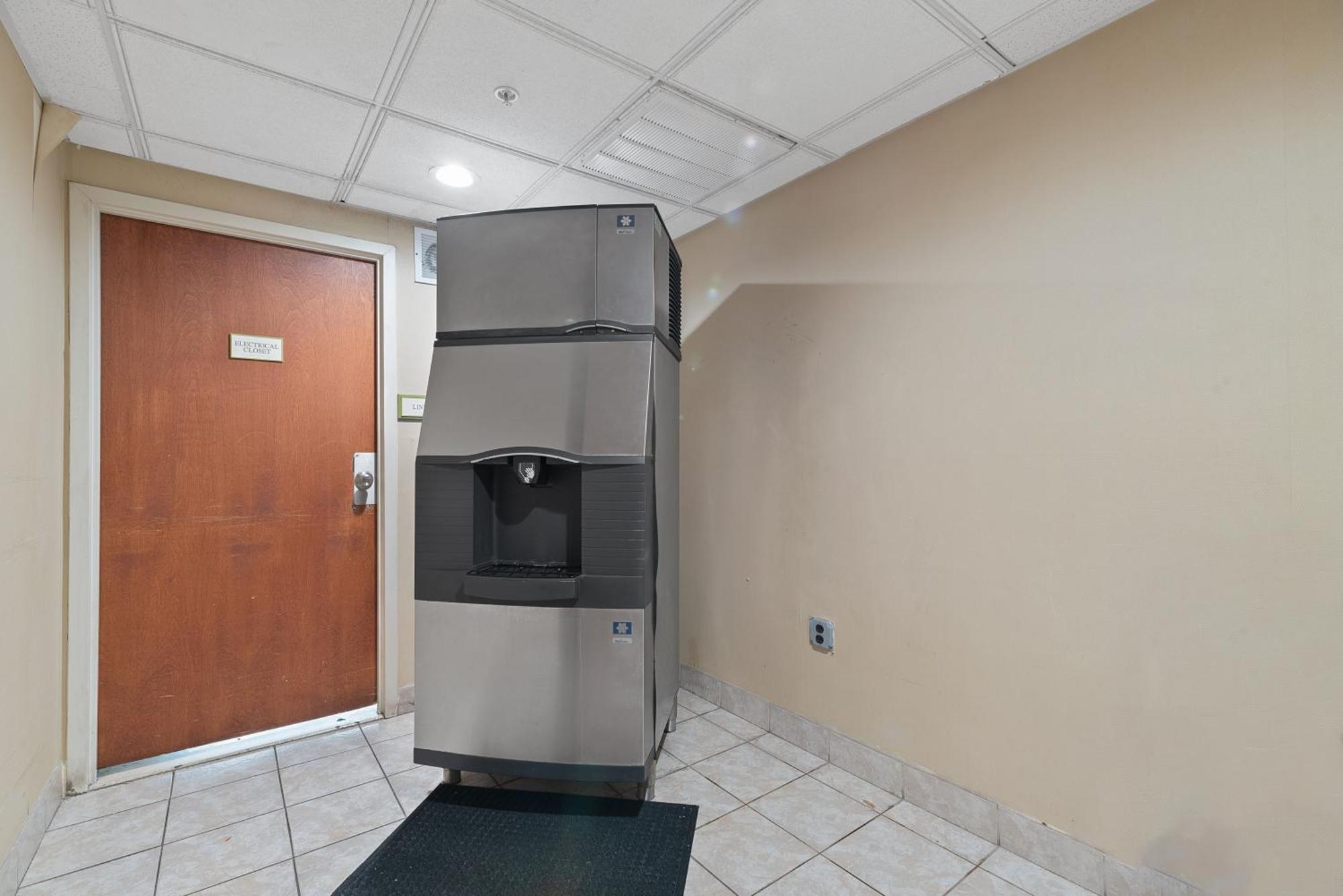 Hotel Executive Suites Carteret Εξωτερικό φωτογραφία